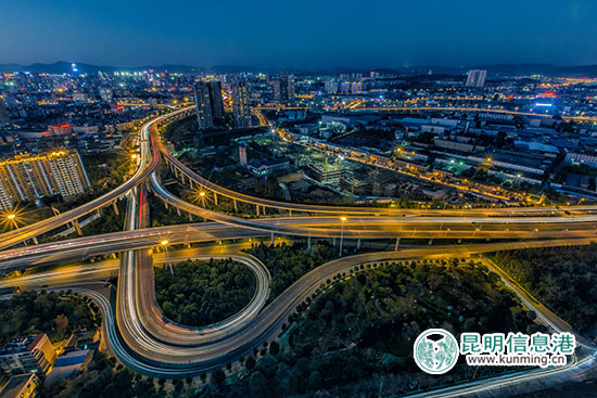 我家昆明这五年:迁机场通地铁 交通建设门门“优” 我家昆明这五年:迁机场通地铁 交通建设门门“优”