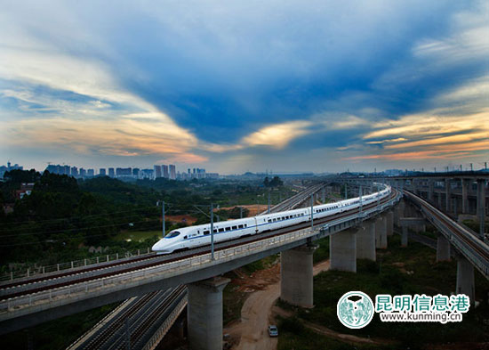 我家昆明这五年:迁机场通地铁 交通建设门门“优” 我家昆明这五年:迁机场通地铁 交通建设门门“优”