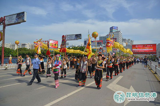 楚雄彝族赛装节 楚雄彝族赛装节