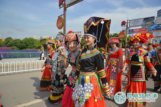 楚雄彝族赛装节启幕 楚雄彝族赛装节启幕