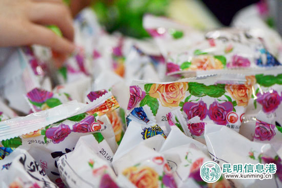 159位旅客初次体验昆航特色航线 万米高空感受别样旅程