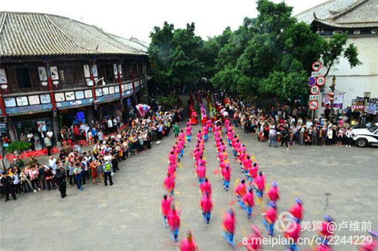 祭孔子赏菊 60余万人次国庆游建水