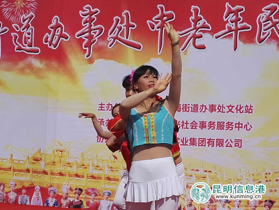 “敬老月”中老年民族舞擂台赛开赛 齐欣艺术团摘冠 “敬老月”中老年民族舞擂台赛开赛 齐欣艺术团摘冠
