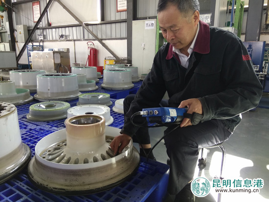 探寻航企匠人文化:昆航孔探工程师二十一年如一日的坚守 探寻航企匠人文化:昆航孔探工程师二十一年如一日的坚守