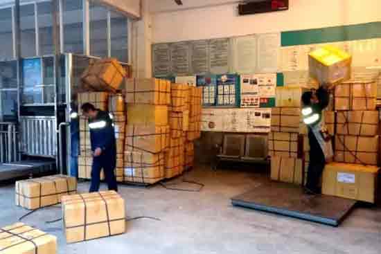 西双版纳机场货邮吞吐量首次突破万吨大关 西双版纳机场货邮吞吐量首次突破万吨大关