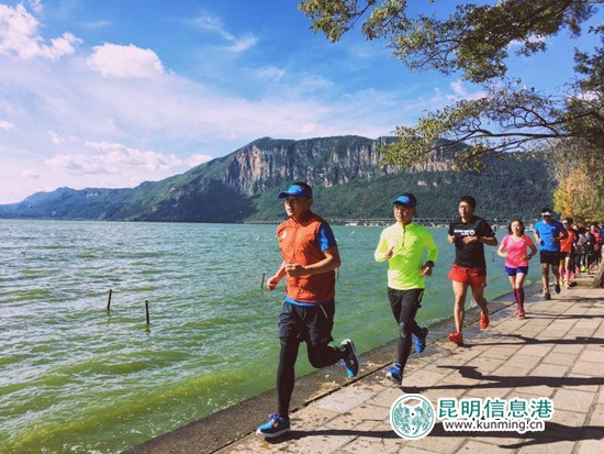 云南跑步牛人“马哥”带你看上合昆马 直播地址收好不谢! 云南跑步牛人“马哥”带你看上合昆马 直播地址收好不谢!