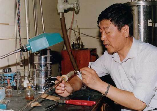 赵忠贤院士工作照