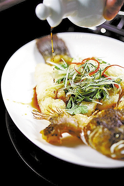 鱼怎么蒸才好吃 淋上熟猪油试试