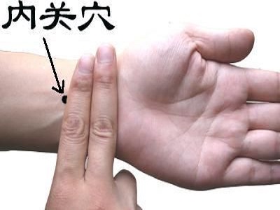 “晕车”怎么办 不妨试试按压这六个穴位