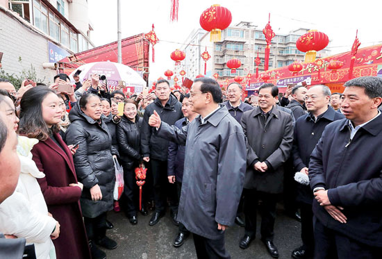 李克强总理云南行 祝大家过个舒心年