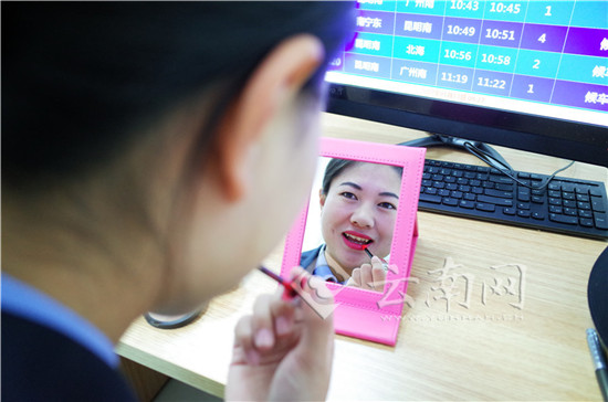 【春运故事】 80后客运值班站长的首个高铁春运 【春运故事】 80后客运值班站长的首个高铁春运
