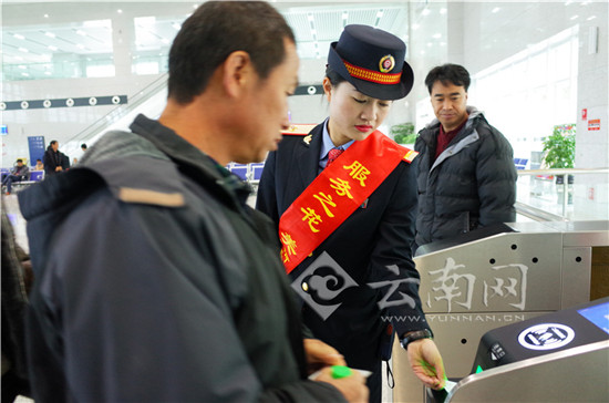 【春运故事】 80后客运值班站长的首个高铁春运 【春运故事】 80后客运值班站长的首个高铁春运