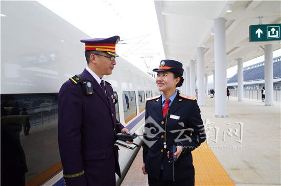 【春运故事】 80后客运值班站长的首个高铁春运 【春运故事】 80后客运值班站长的首个高铁春运