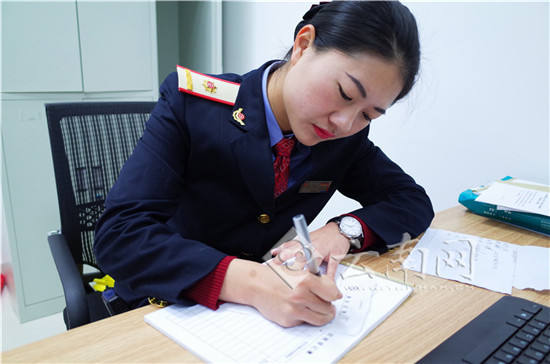 【春运故事】 80后客运值班站长的首个高铁春运 【春运故事】 80后客运值班站长的首个高铁春运