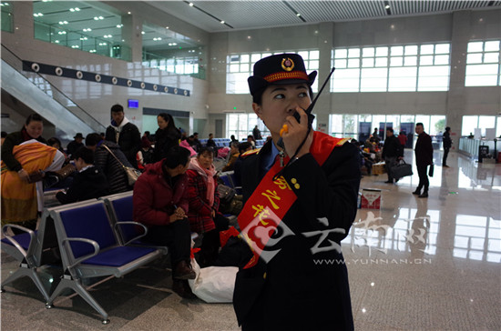 【春运故事】 80后客运值班站长的首个高铁春运 【春运故事】 80后客运值班站长的首个高铁春运