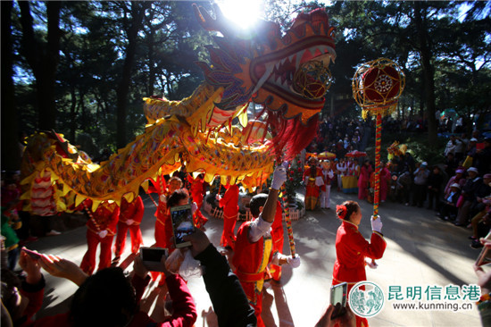 7万民众赶金殿传统庙会 延续百年传统 7万民众赶金殿传统庙会 延续百年传统