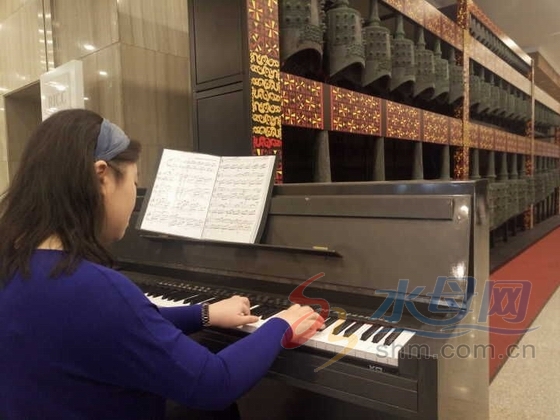 古乐器“新玩法” 烟台造新编钟敲击键盘可发声 古乐器“新玩法” 烟台造新编钟敲击键盘可发声