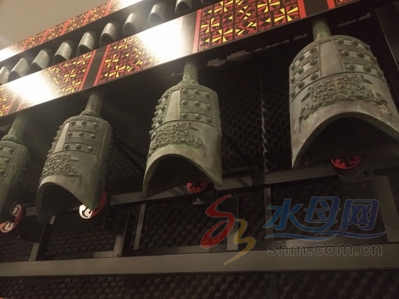 古乐器“新玩法” 烟台造新编钟敲击键盘可发声 古乐器“新玩法” 烟台造新编钟敲击键盘可发声