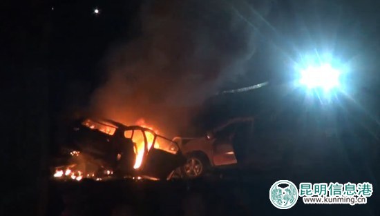 男子酒后驾车高速逆行18公里 撞车起火掉下路边 男子酒后驾车高速逆行18公里 撞车起火掉下路边