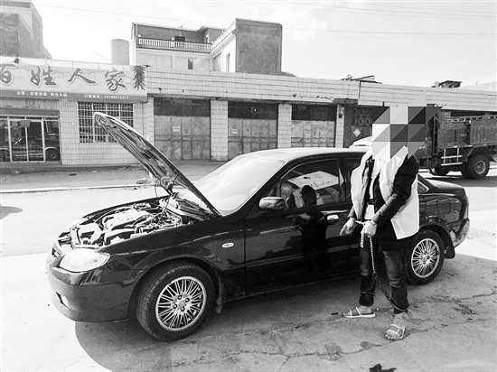 偷车贼用另一辆车拖着被盗车辆上高速 一晚上从曲靖跑到陆良 偷车贼用另一辆车拖着被盗车辆上高速 一晚上从曲靖跑到陆良