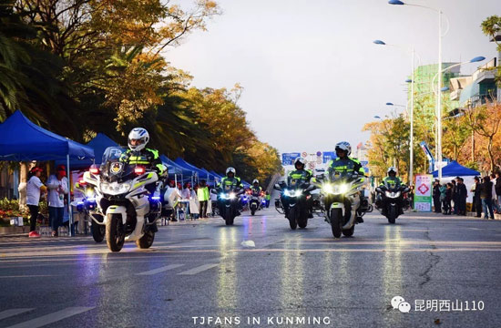 西山分局在市局党委和区委政府的坚强领导下,自4月20日起,在全区开展严打整治专项工作,取得了良好成绩。 西山分局在市局党委和区委政府的坚强领导下,自4月20日起,在全区开展严打整治专项工作,取得了良好成绩。