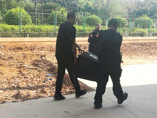 楚雄市区一施工工地发现炮弹 警方已进行处置 楚雄市区一施工工地发现炮弹 警方已进行处置