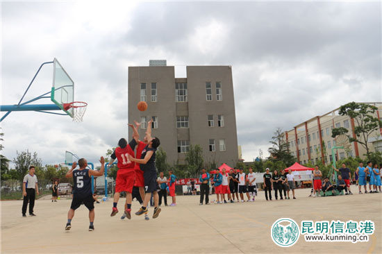 嵩待高速公路路政管理大队参加嵩明县第五届青年三人制篮球赛 嵩待高速公路路政管理大队参加嵩明县第五届青年三人制篮球赛