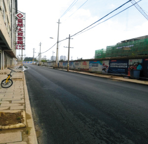 西山区近华浦路白马段、五家堆庾园路等路段修复一新