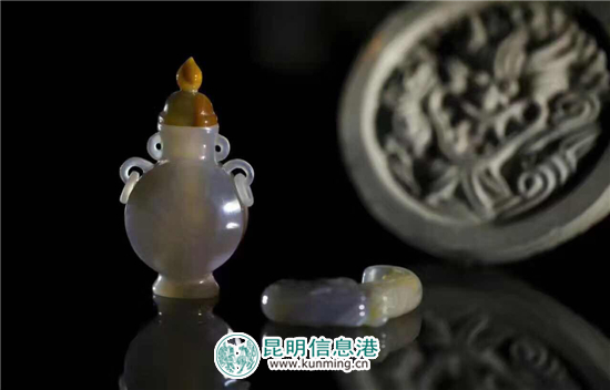 砚山玛瑙惊艳昆明石博会 玩家和收藏者热捧 砚山玛瑙惊艳昆明石博会 玩家和收藏者热捧