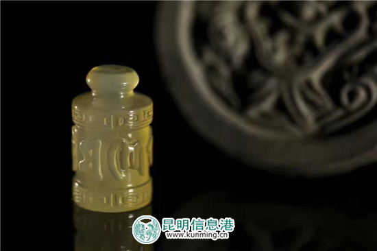 砚山玛瑙惊艳昆明石博会 玩家和收藏者热捧 砚山玛瑙惊艳昆明石博会 玩家和收藏者热捧