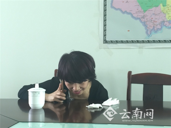 “摔断30万玉镯”女游客没工作领低保 后悔一个人跑出来