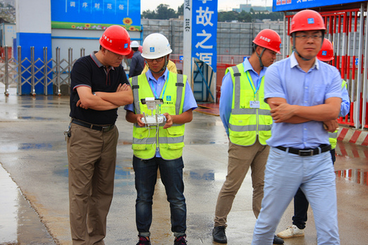 住建部调研组到昆明调研“智慧工地”