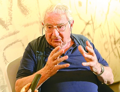 第一届国际岩画委员会主席:岩画越早语言全球性越明显 第一届国际岩画委员会主席:岩画越早语言全球性越明显