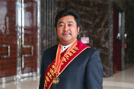 云南2人上榜2017年全国脱贫攻坚奖候选人