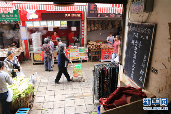 楼上唱戏楼下卖菜 这个菜市场里有天籁