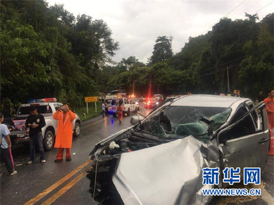 11名中国游客在泰国清迈遇交通事故受伤 11名中国游客在泰国清迈遇交通事故受伤