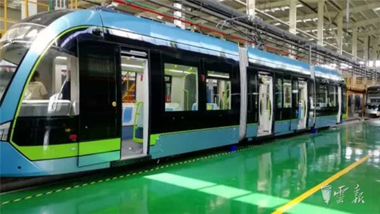 云南第一辆有轨电车将运抵蒙自 装饰图案以梯田为主 云南第一辆有轨电车将运抵蒙自 装饰图案以梯田为主