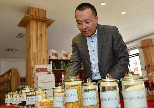 【中国梦实践者】“创新农民”万立军：35岁前完成从“2”到“2万”的蜕变