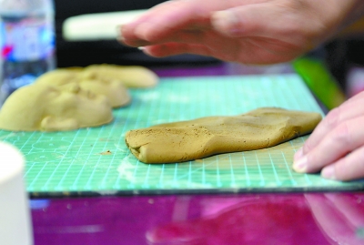 泥塑彩绘脸谱第五代传人林泓魁的脸谱人生