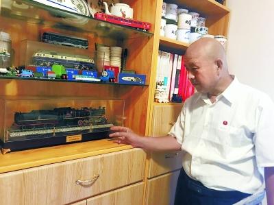铁路迷“博物馆”数万藏品见证京津冀速度 铁路迷“博物馆”数万藏品见证京津冀速度