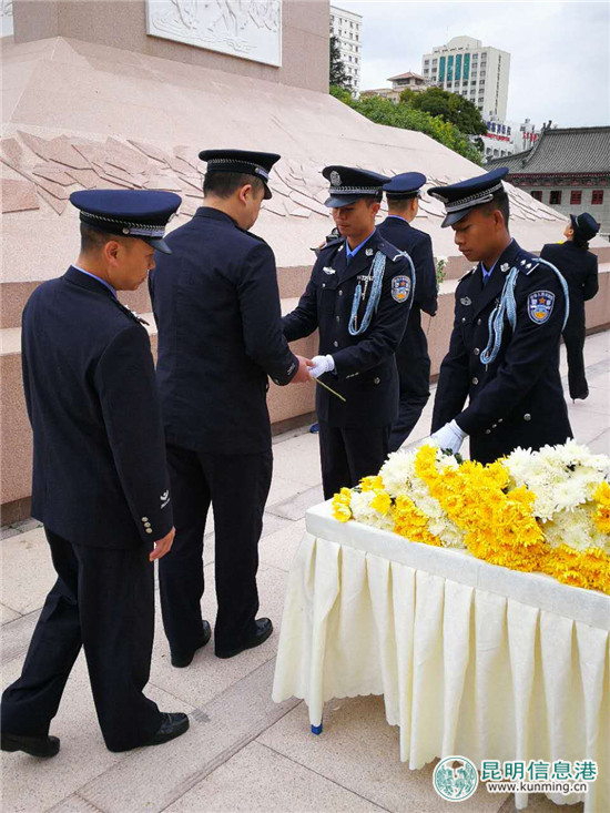 鲜花祭英烈 五华警方举行烈士纪念日公祭活动