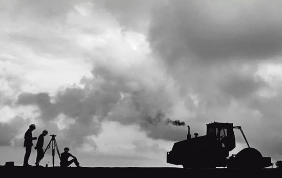 建设海南国际旅游岛(柯才聪/摄) 建设海南国际旅游岛(柯才聪/摄)