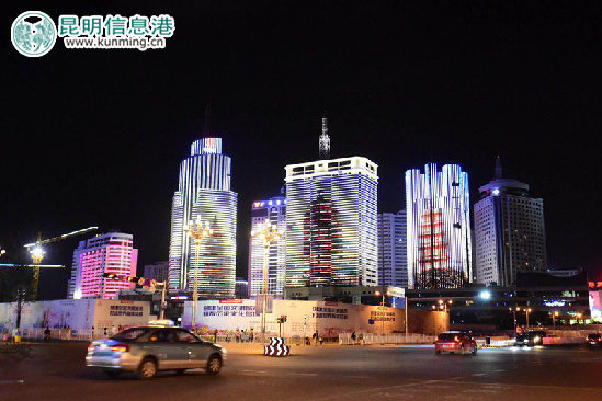 青年路边4栋楼宇国庆试水灯光秀 青年路边4栋楼宇国庆试水灯光秀