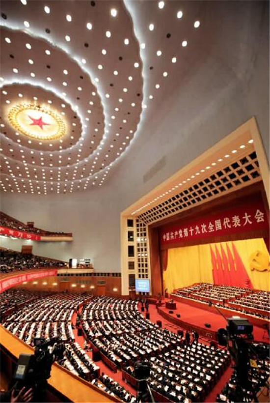 代表热议“中国特色社会主义进入新时代” 代表热议“中国特色社会主义进入新时代”