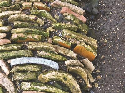 南京普德寺遗址出土“金光大道” 琉璃瓦铺就