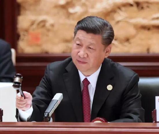 2017年5月15日,“一带一路”国际合作高峰论坛圆桌峰会在北京雁栖湖国际会议中心举行,国家主席习近平主持会议并致开幕辞。 2017年5月15日,“一带一路”国际合作高峰论坛圆桌峰会在北京雁栖湖国际会议中心举行,国家主席习近平主持会议并致开幕辞。