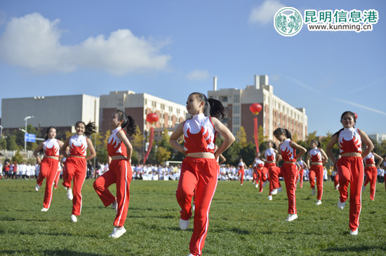 云南中医学院第十九届田径运动会开幕 1209名师生参赛 云南中医学院第十九届田径运动会开幕 1209名师生参赛