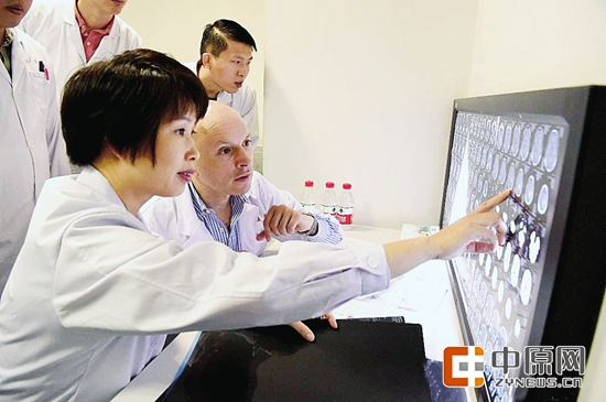 【领航新征程】高端人才在郑州之哈佛医学博士王梅云:“我有一颗许国心” 【领航新征程】高端人才在郑州之哈佛医学博士王梅云:“我有一颗许国心”