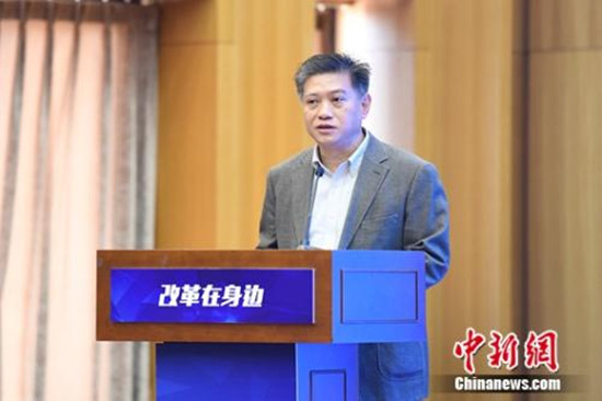 中央网信办移动网络管理局局长方楠致辞。 中央网信办移动网络管理局局长方楠致辞。