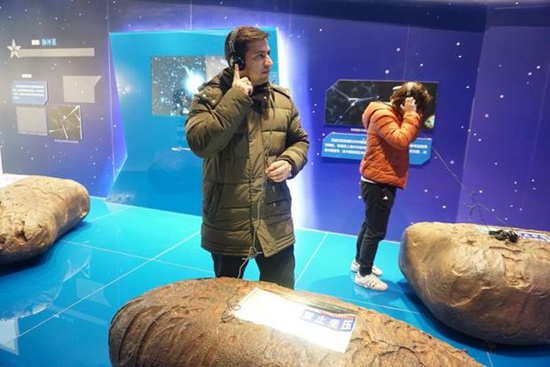 【学思践悟·十九大】印度专家:厉害了!中国“天眼”展现大国科技实力 【学思践悟·十九大】印度专家:厉害了!中国“天眼”展现大国科技实力